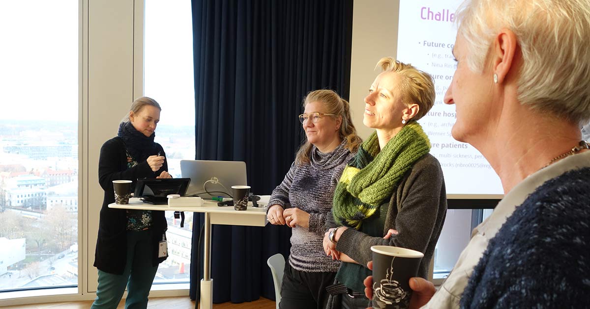 NSU deltagere diskuterer